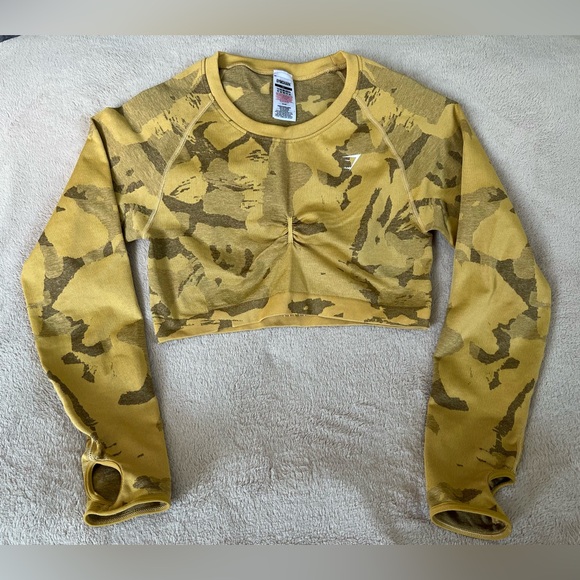 Gymshark Camo Workout Set - Picture 3 of 13